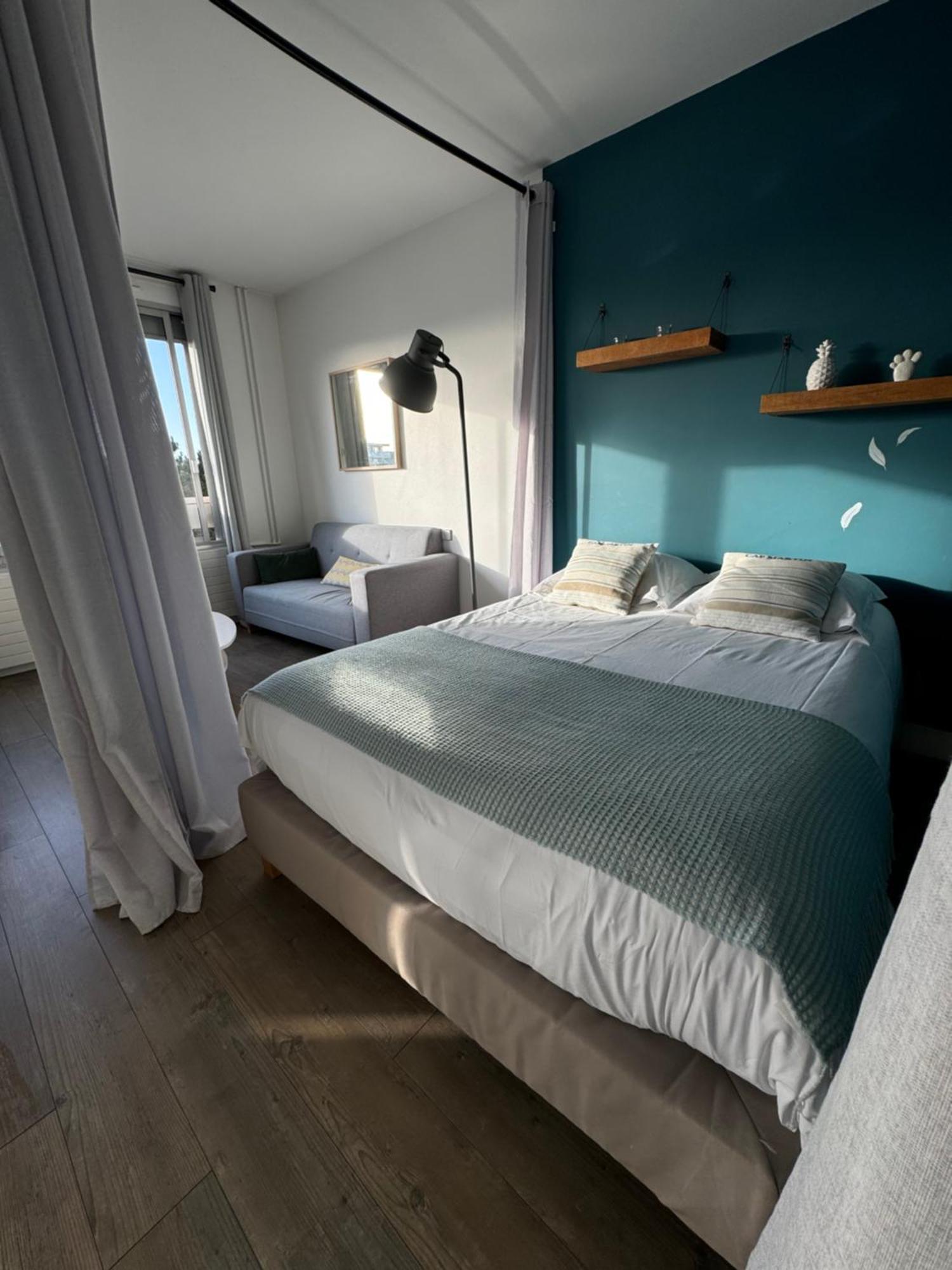 Appartement Studio- Avec Parking- Proche Cathedrale *