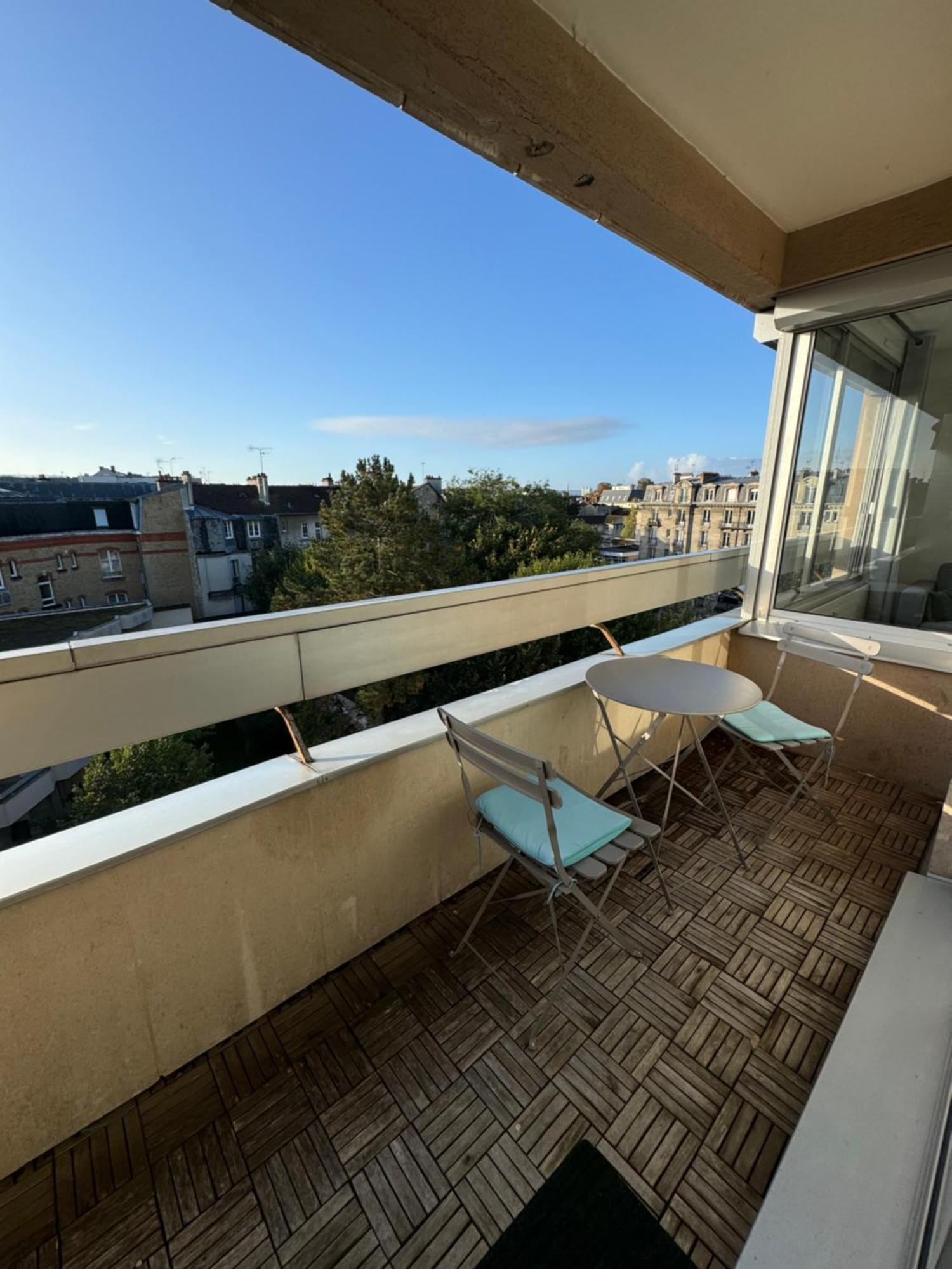 Studio- Avec Parking- Proche Cathedrale Appartement Reims